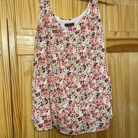 Vince Camuto V-Neck Floral Tank Blouse. Very feminine. Very pretty. Lined. - Picture 2 of 13